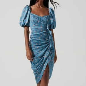 Astr the Label EMMA FLORAL RUCHED BUBBLE SLEEVE MIDI DRESS XS
